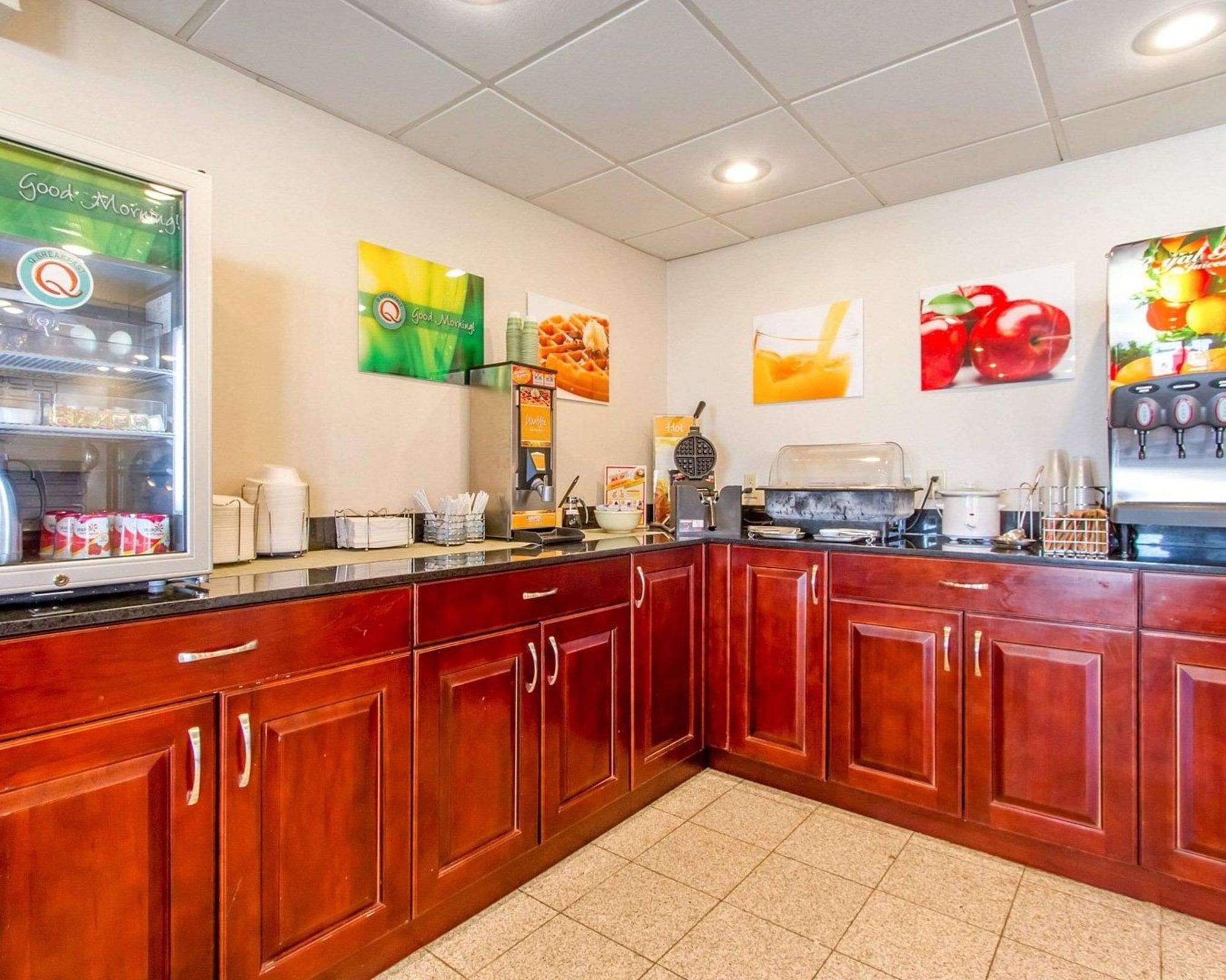 Restaurant Quality Inn Dyersburg I-155