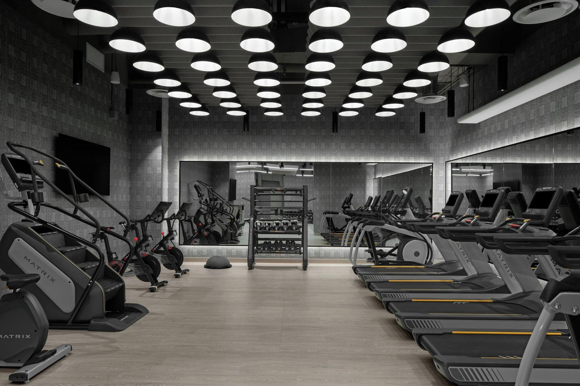 Gimnasio The Dorian, Autograph Collection