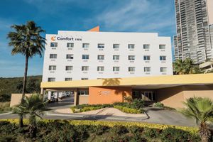 Alojamiento - Comfort Inn Monterrey Valle