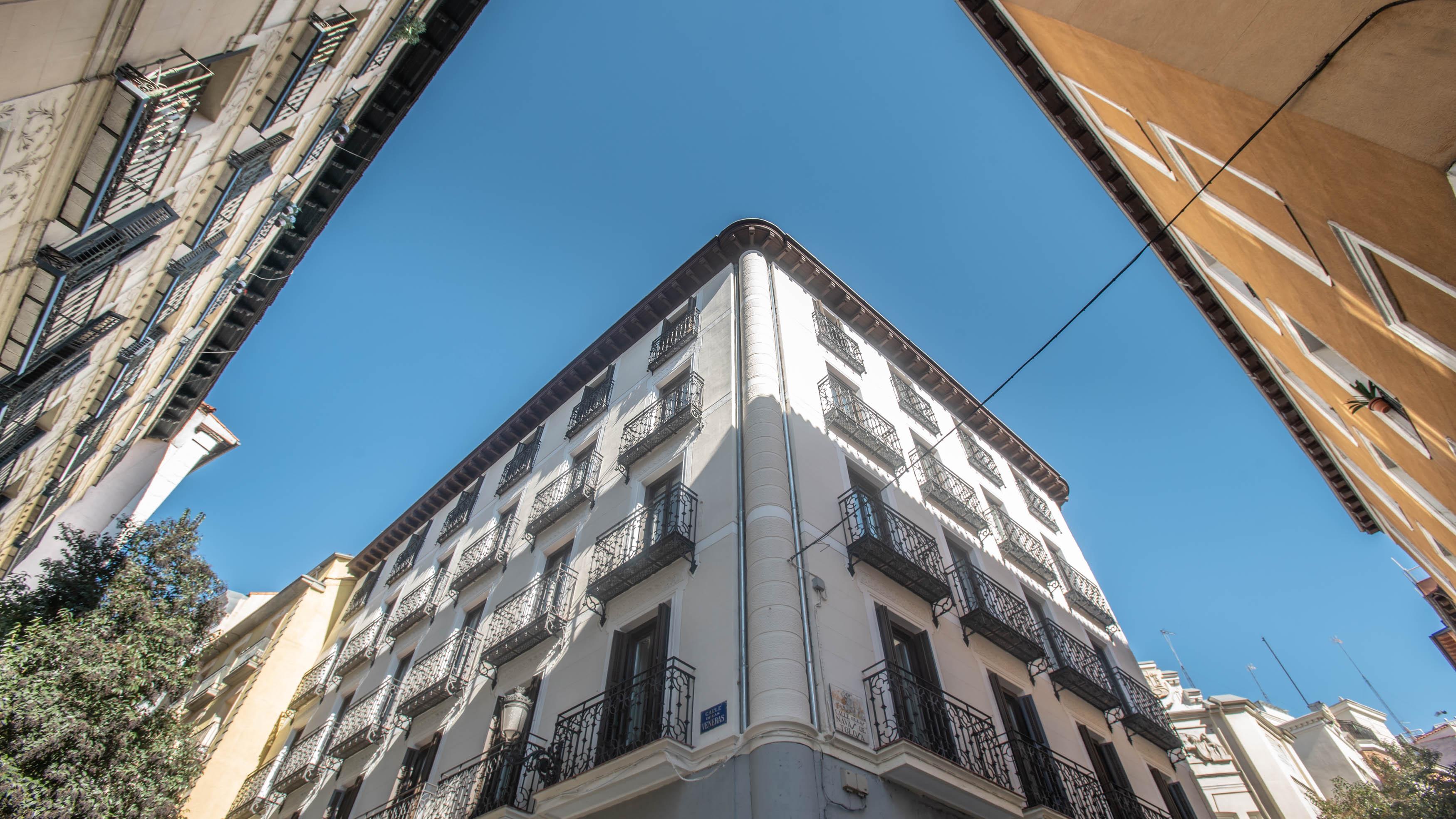 Varios Soho Boutique Opera