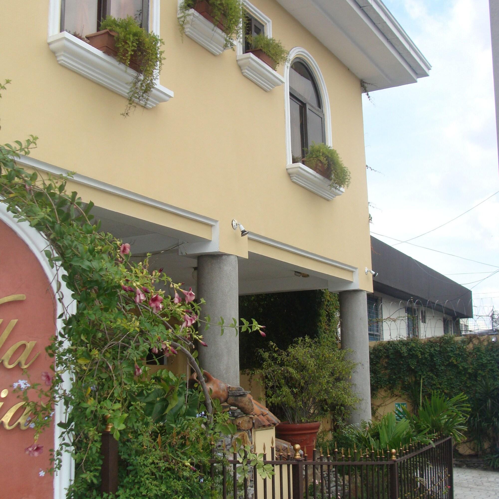 Vista Exterior Hotel Villa Florencia Zona Rosa
