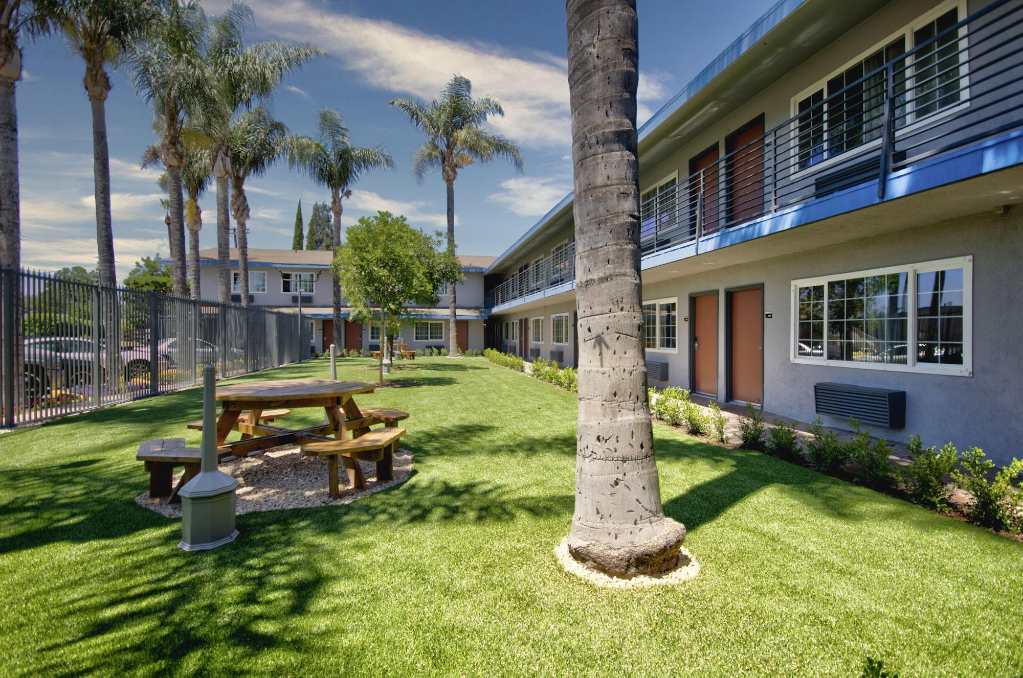 Vista Exterior Hyland Motel Van Nuys