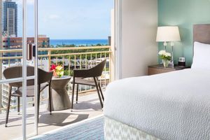 Alojamiento - Courtyard by Marriott Waikiki Beach