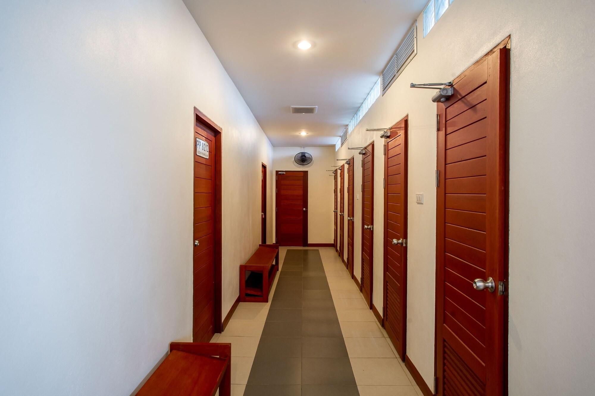 Varios Phangan Pearl Hostel