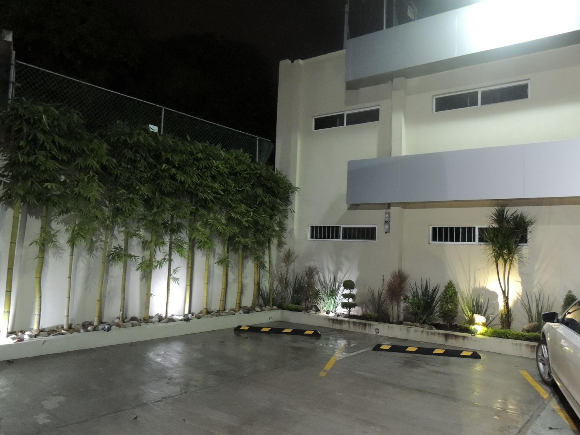 Vista Exterior Hotel Metropolitano Tampico