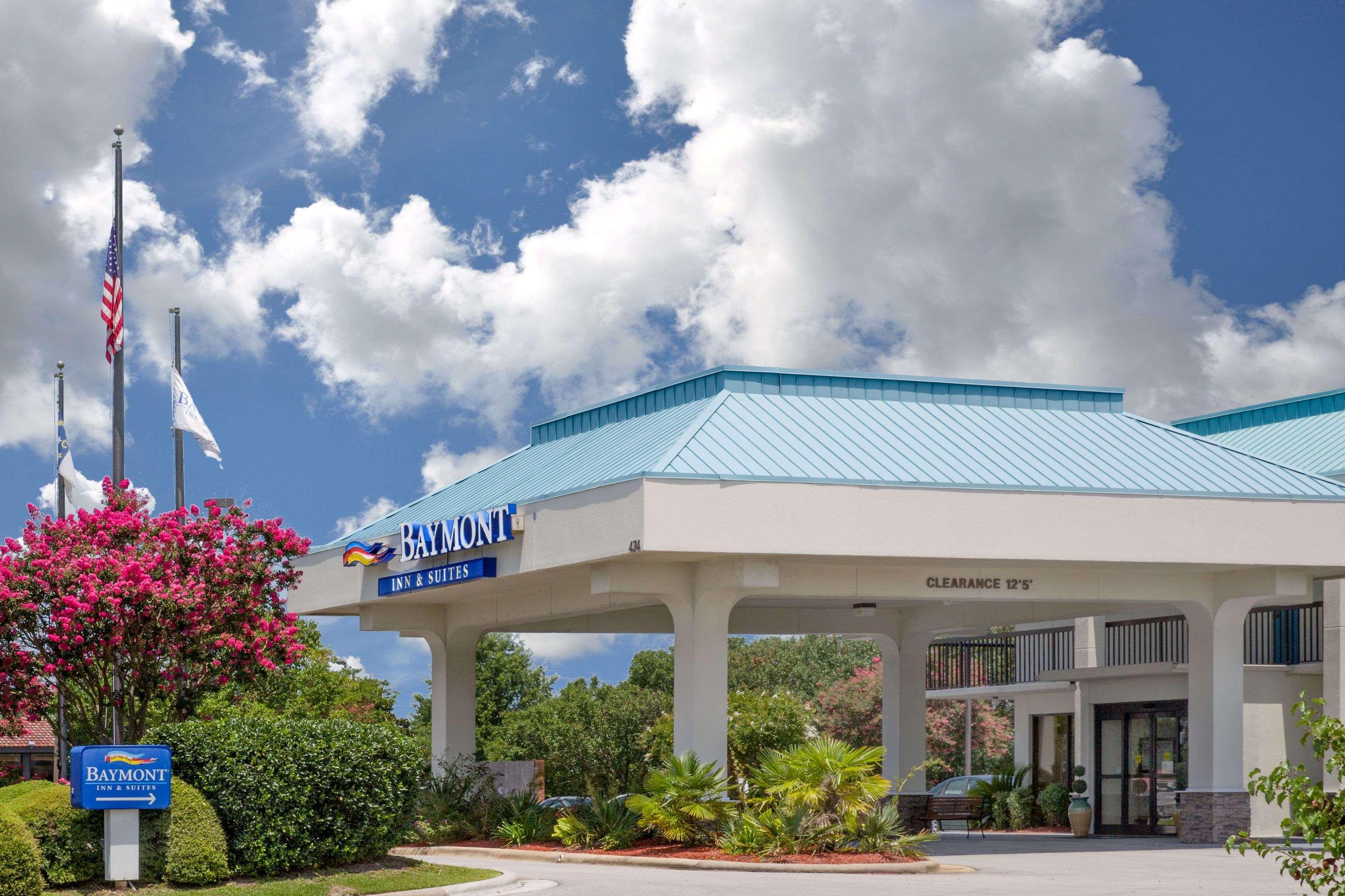 Vista Exterior Studio 6 Suites Jacksonville, NC