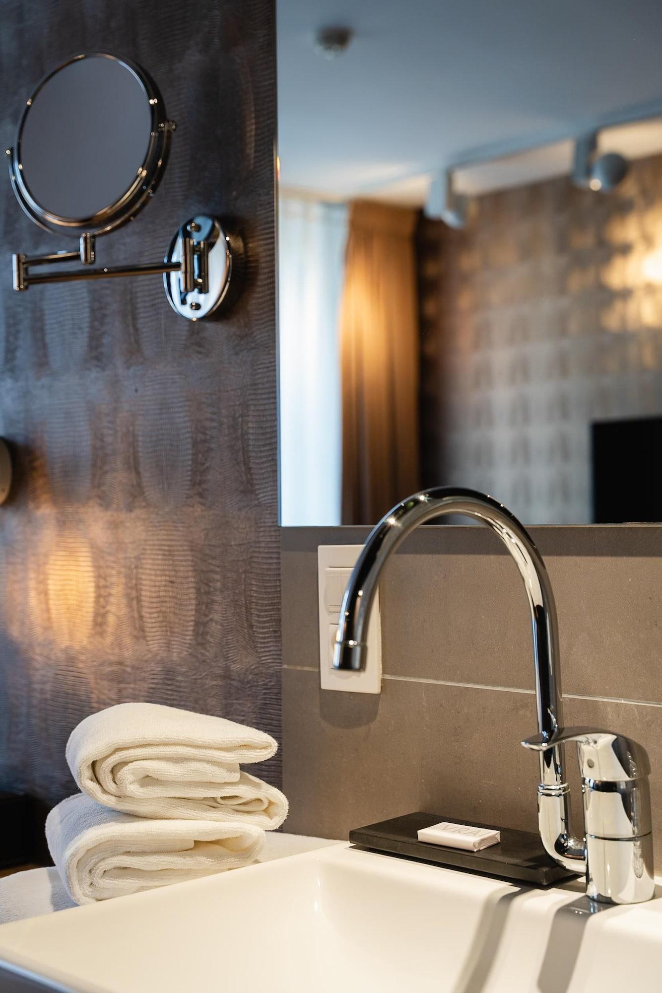 Set de Habitación Amosa Liège City Centre Hotel