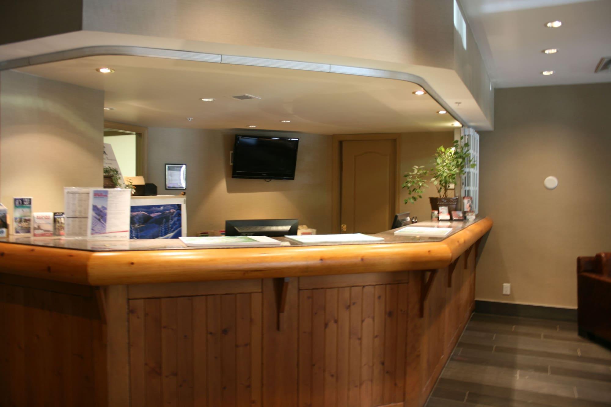 Vista Lobby Whistler Blackcomb VR at Town Plaza