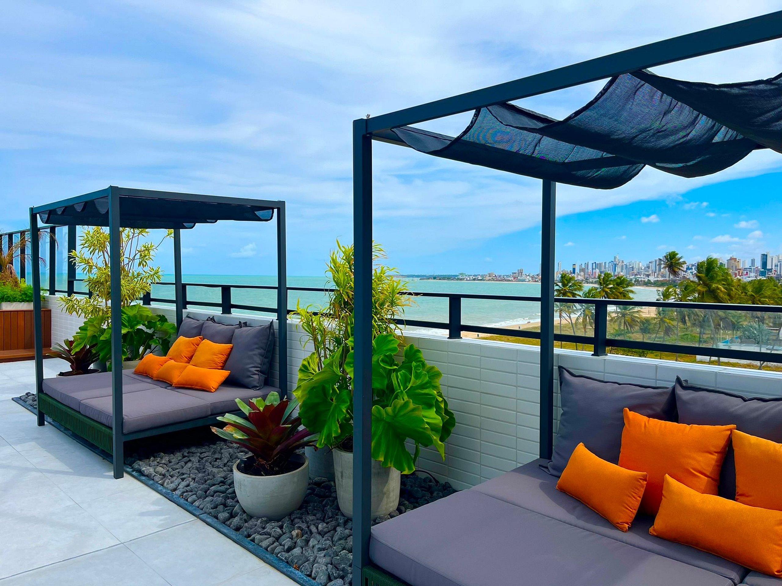 Vista Piscina Flat pé na areia da praia do Bessa. AG 219