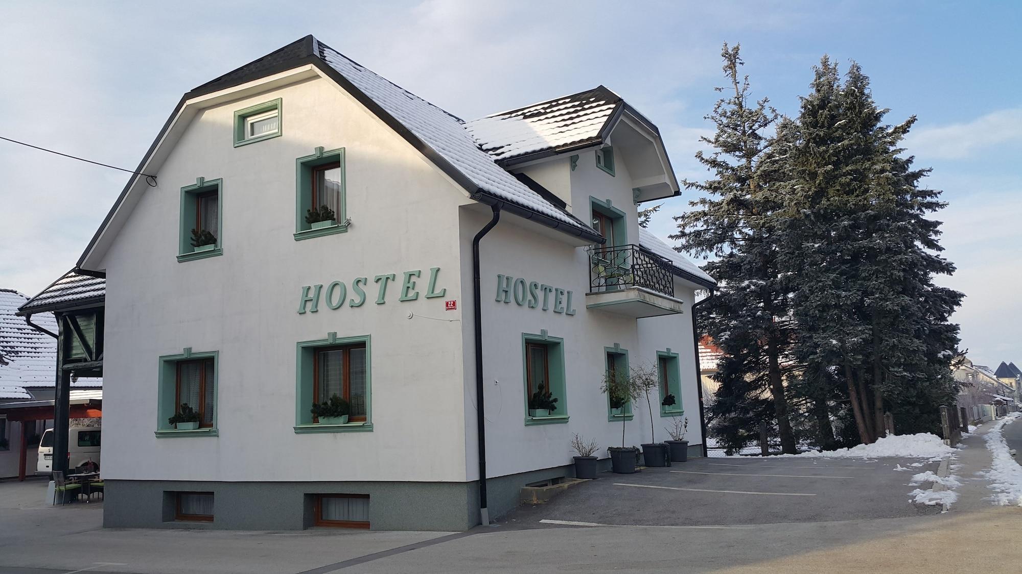 Varios Hostel Mama's House