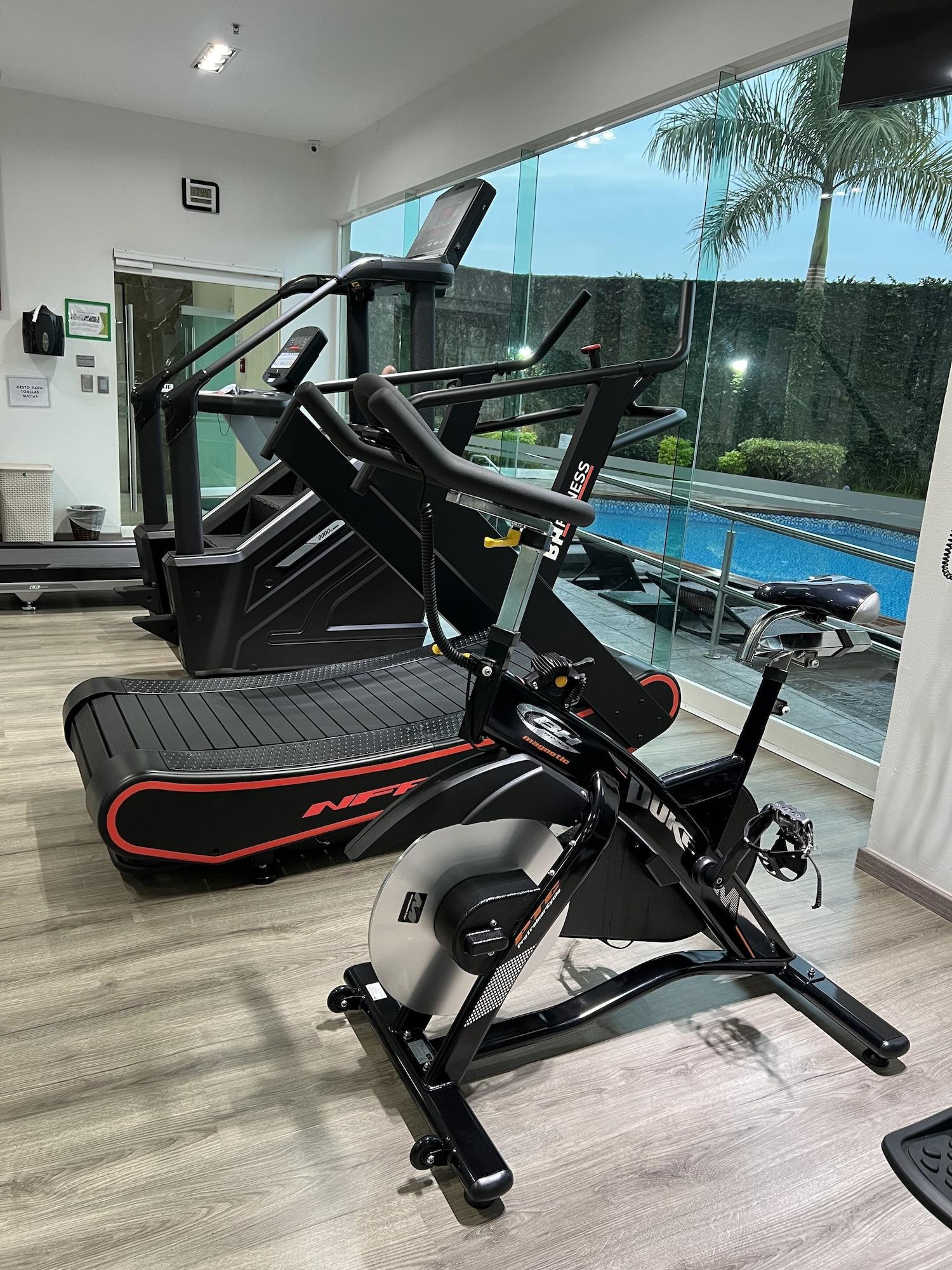 Gimnasio Holiday Inn Uruapan by IHG