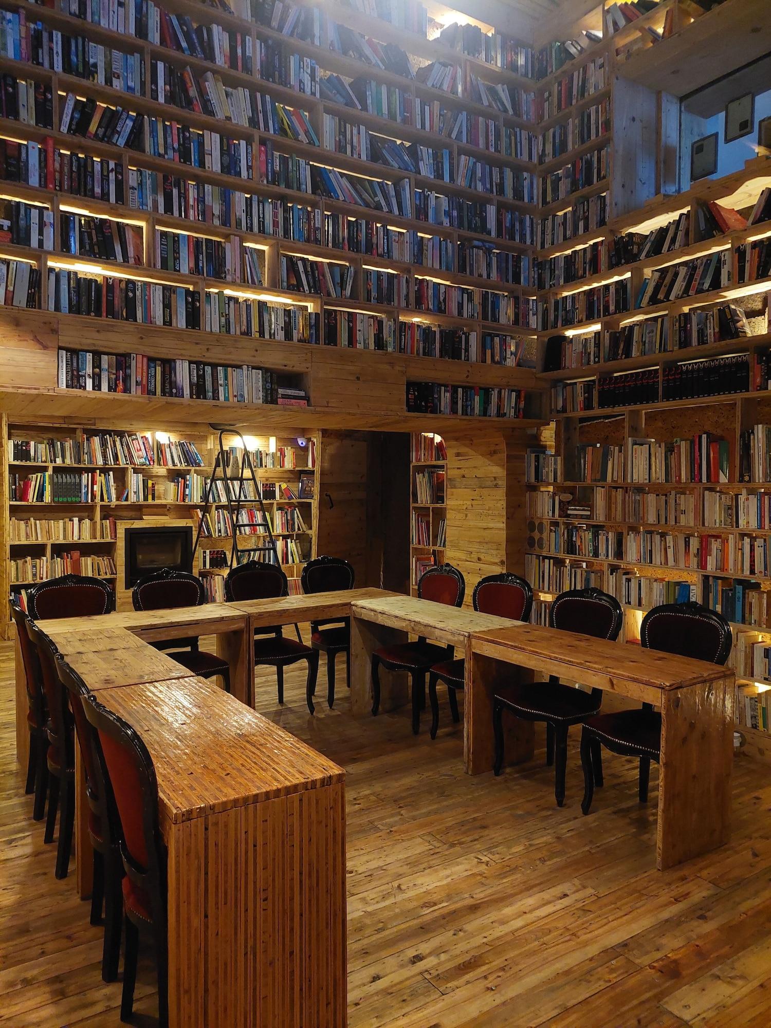 Sala de Reuniones The Literary Man