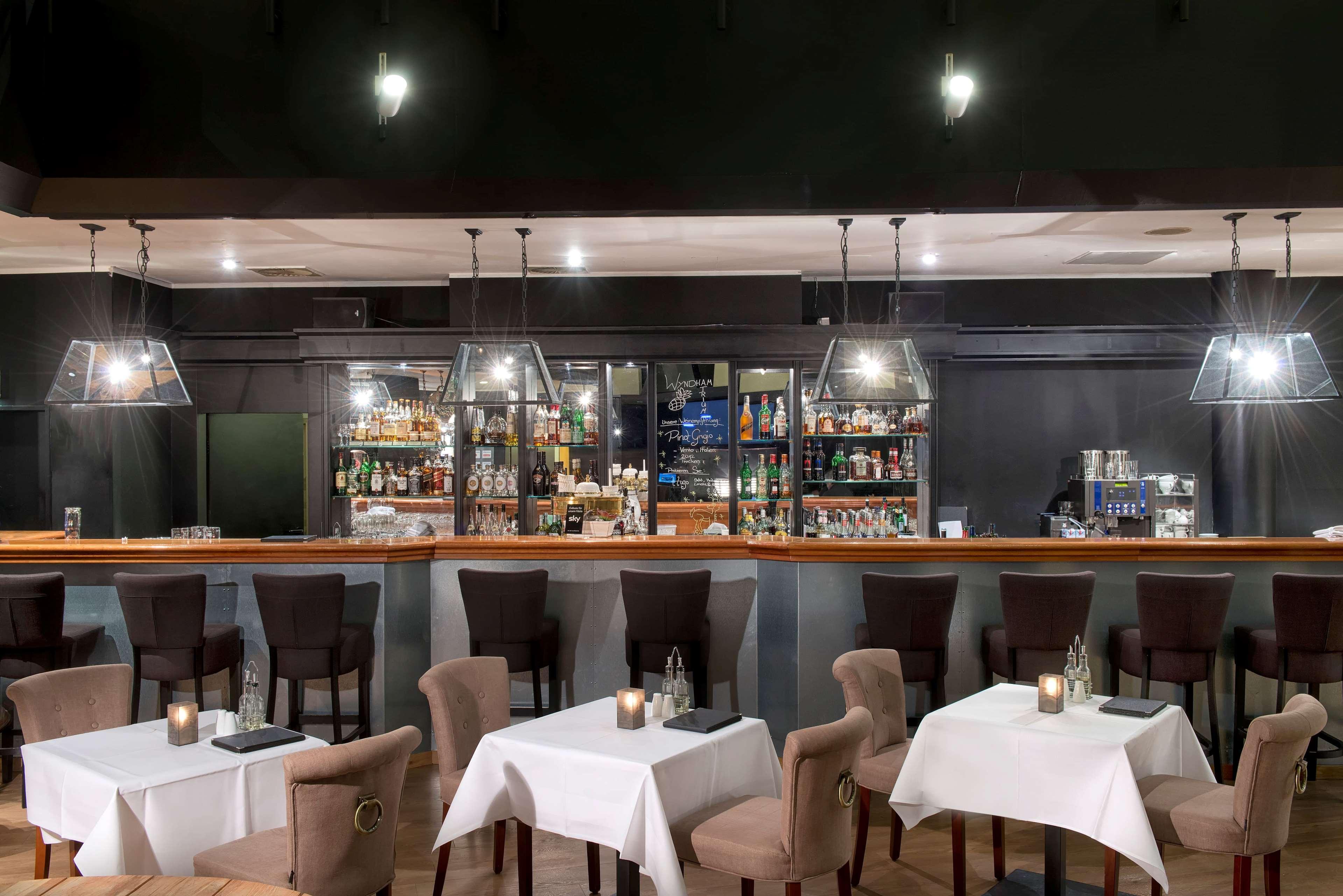 Bar/Salón Wyndham Hannover Atrium