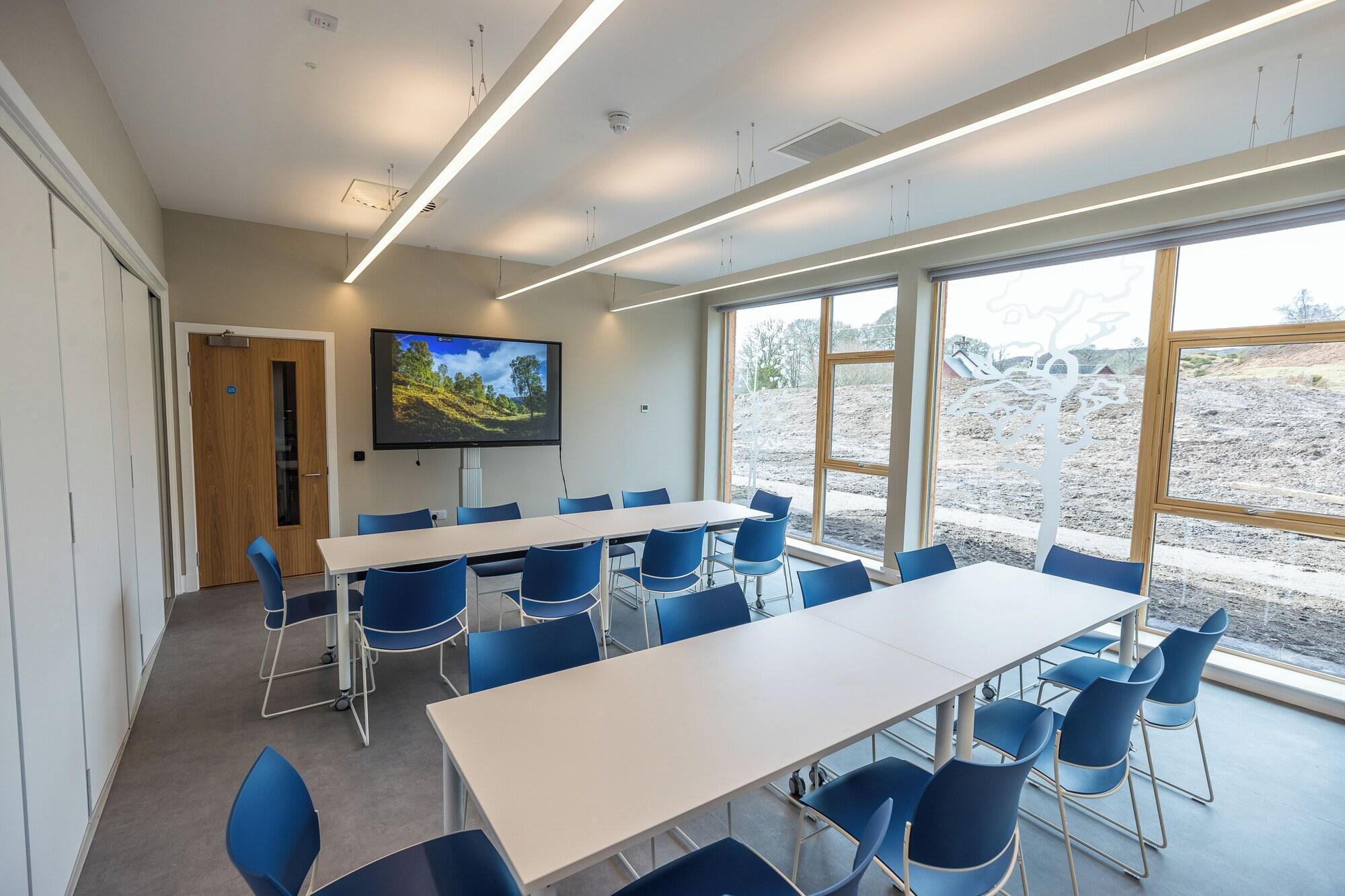 Sala de Reuniones An Spiris Accommodation at Dundreggan Rewilding Centre