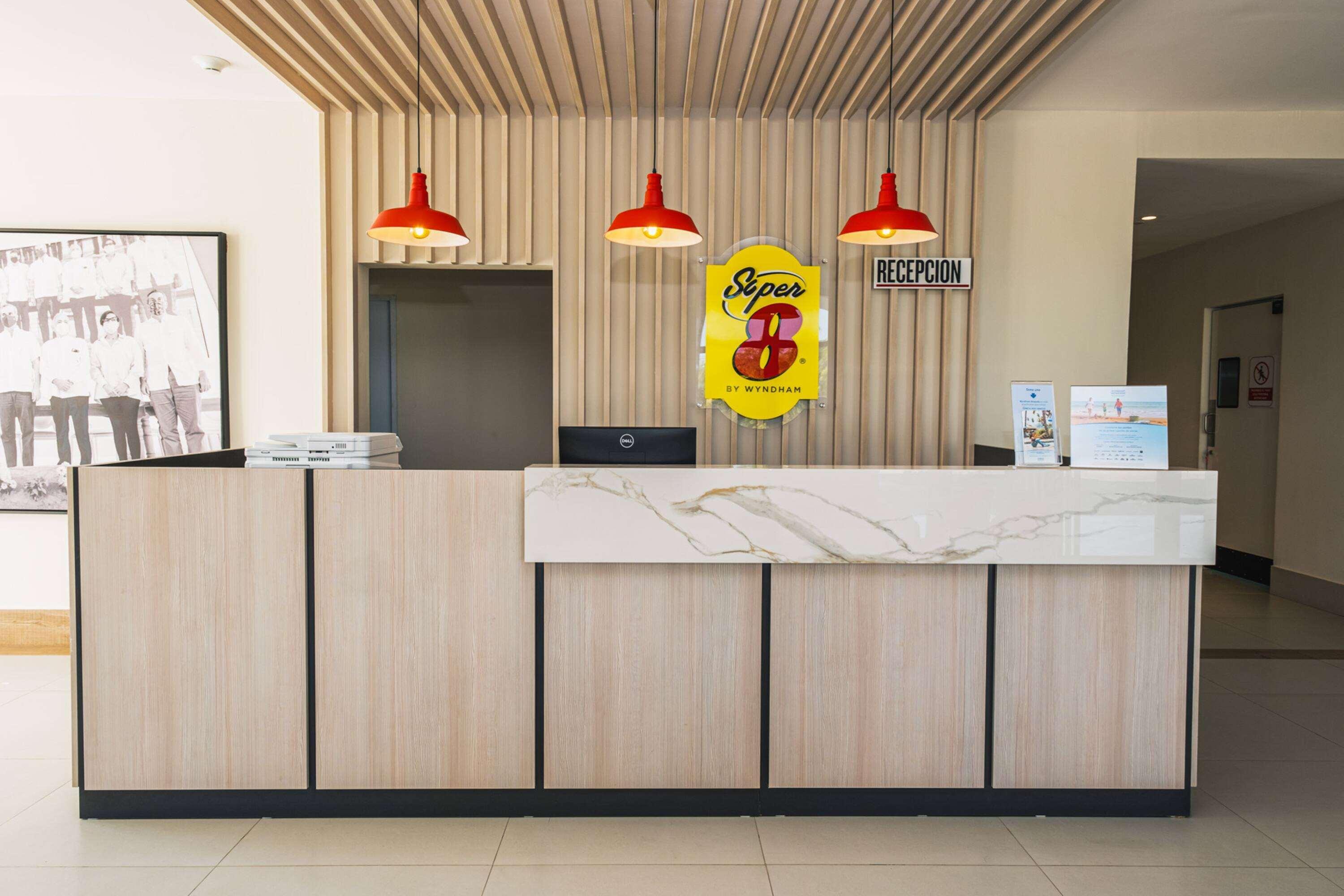 Vista Lobby Super 8 By Wyndham Manzanillo