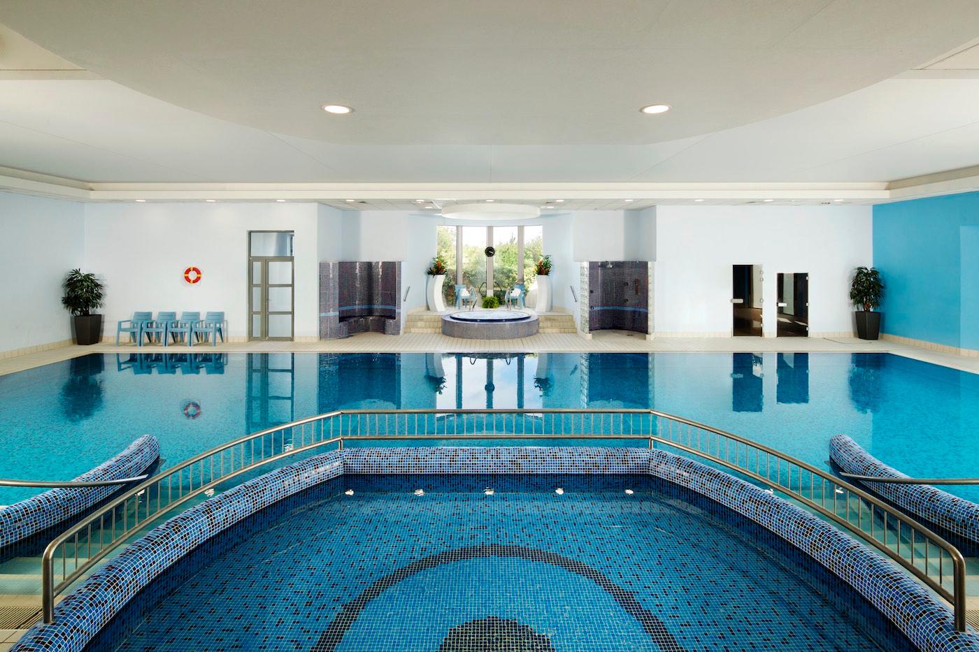 Vista Piscina Springhill Court Conf Leisure and Spa