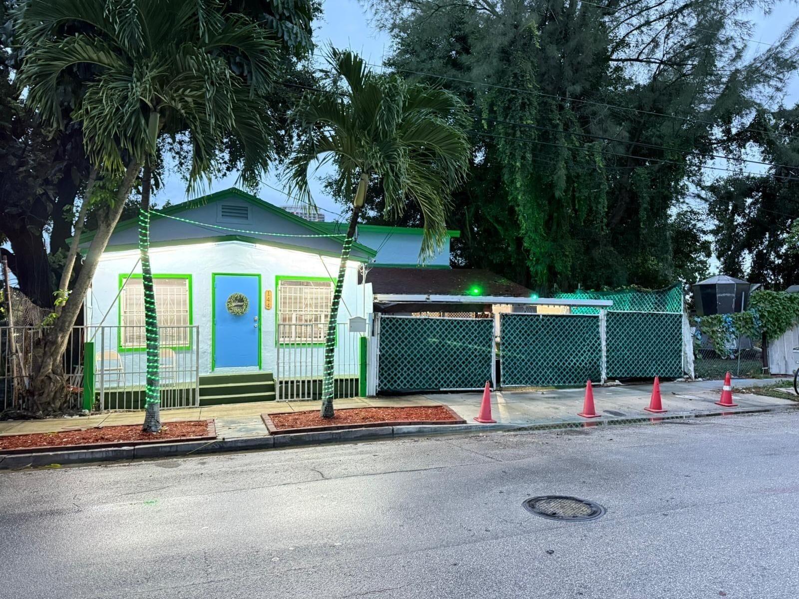 Vista Exterior OQP Vacations Miami