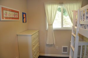 Alquiler Vacacional - Newly Remodeled, Cheerful Beach Cottage with Fireplace, TV, Community Park