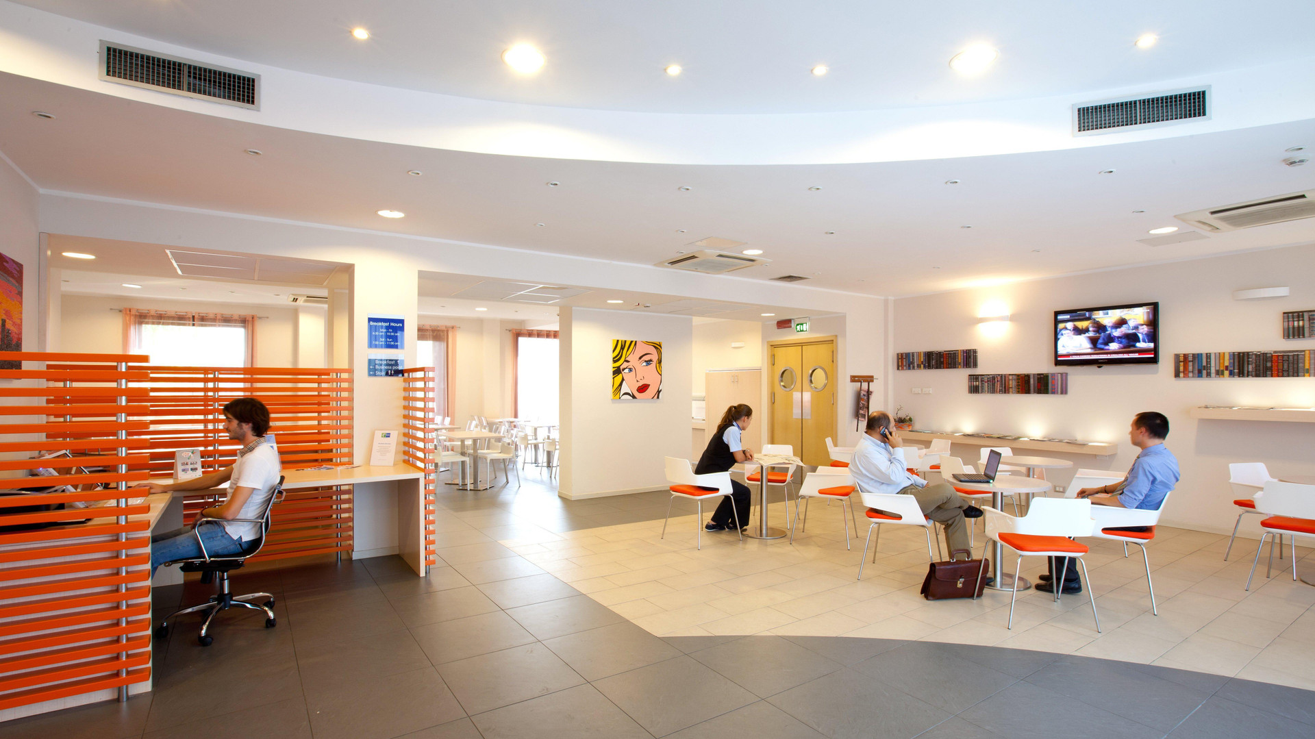 Vista Lobby Holiday Inn Express Reggio Emilia by IHG