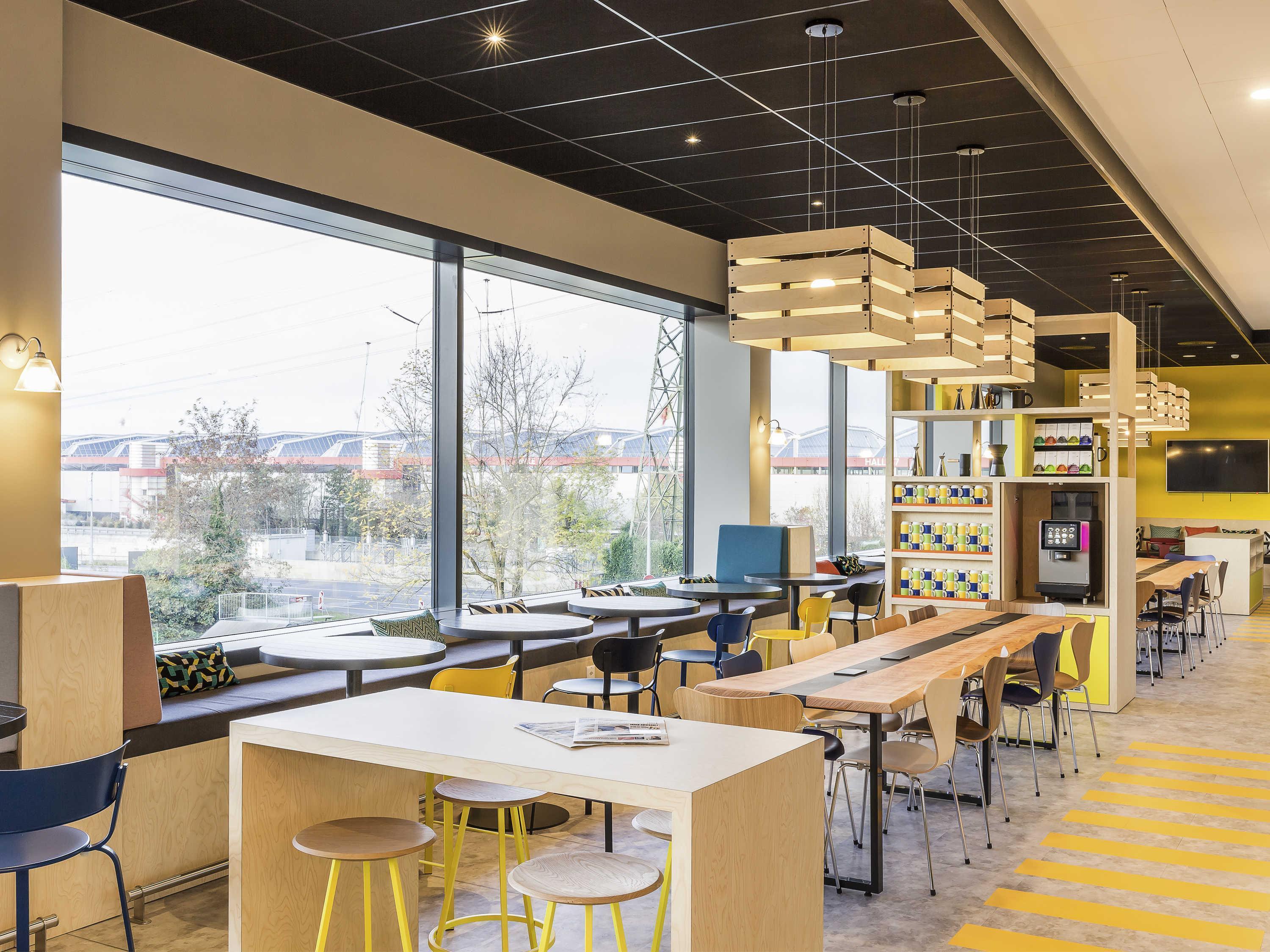 Bar/Salón ibis Styles Genève Palexpo Aéroport Hotel