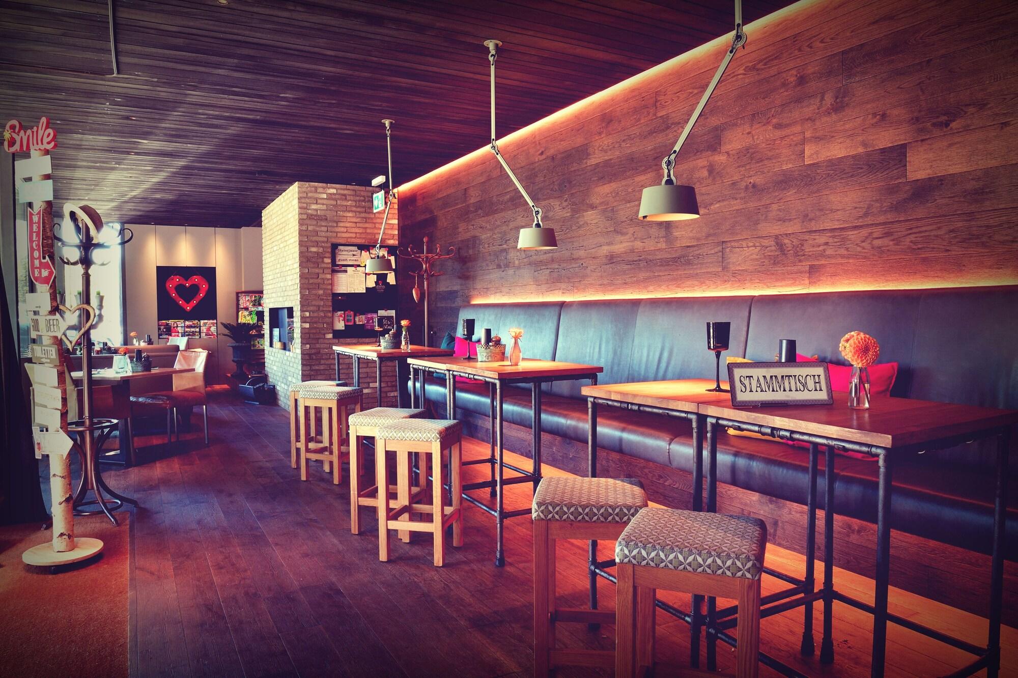 Bar/Salón Melbo’s Home