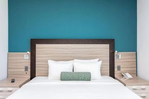 Alquiler Vacacional - Oceanview Apt at Marenas Resort, Sunny Isles Beach with Direct Beach Access!