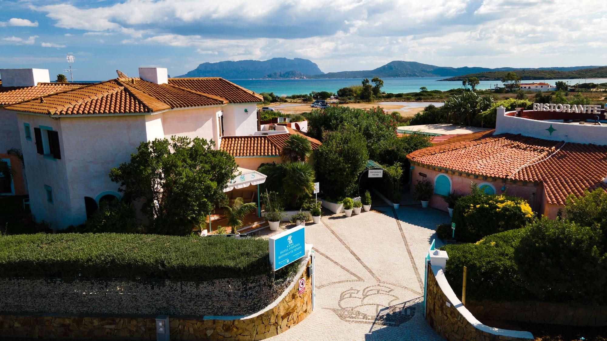 Vista Exterior Hotel Stefania Boutique Hotel by the Beach