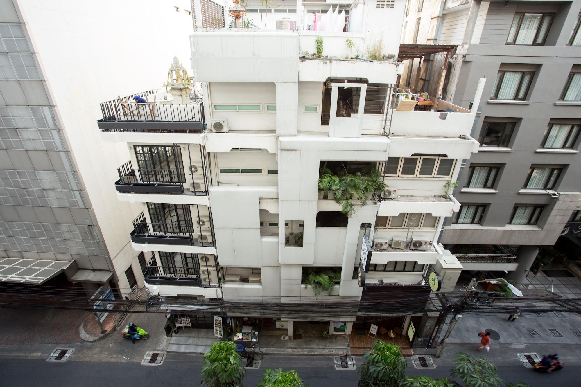 Vista Exterior HQ hostel Silom