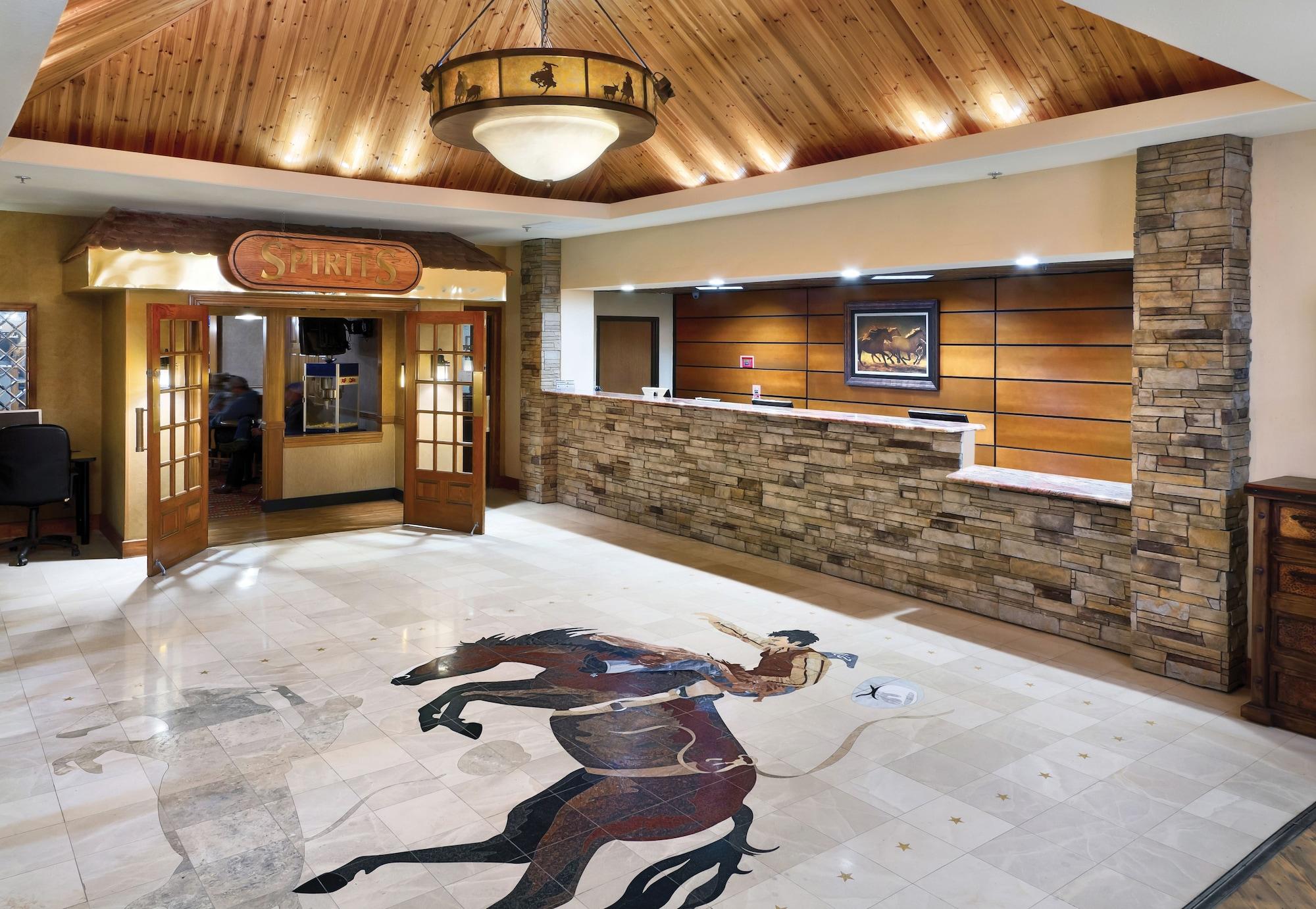 Vista Lobby Ramkota Hotel & Conference Center