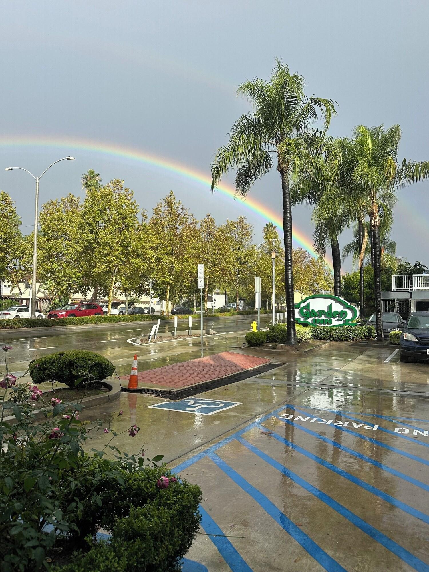 Varios Garden Inn