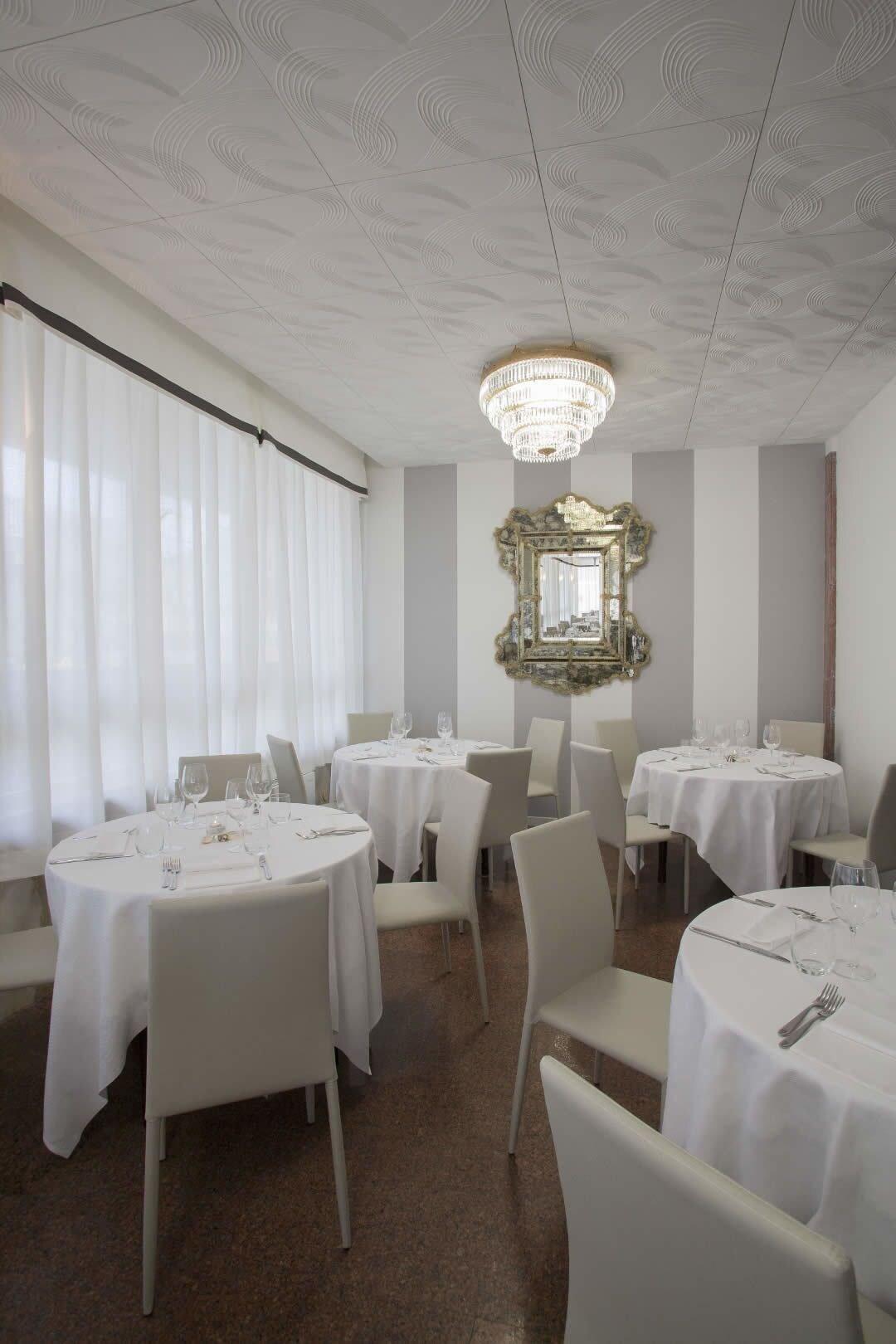 Bar/Salón Imperial Palace