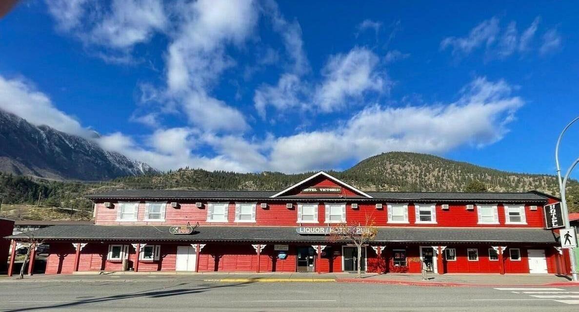 Varios Lillooet Hotel Victoria