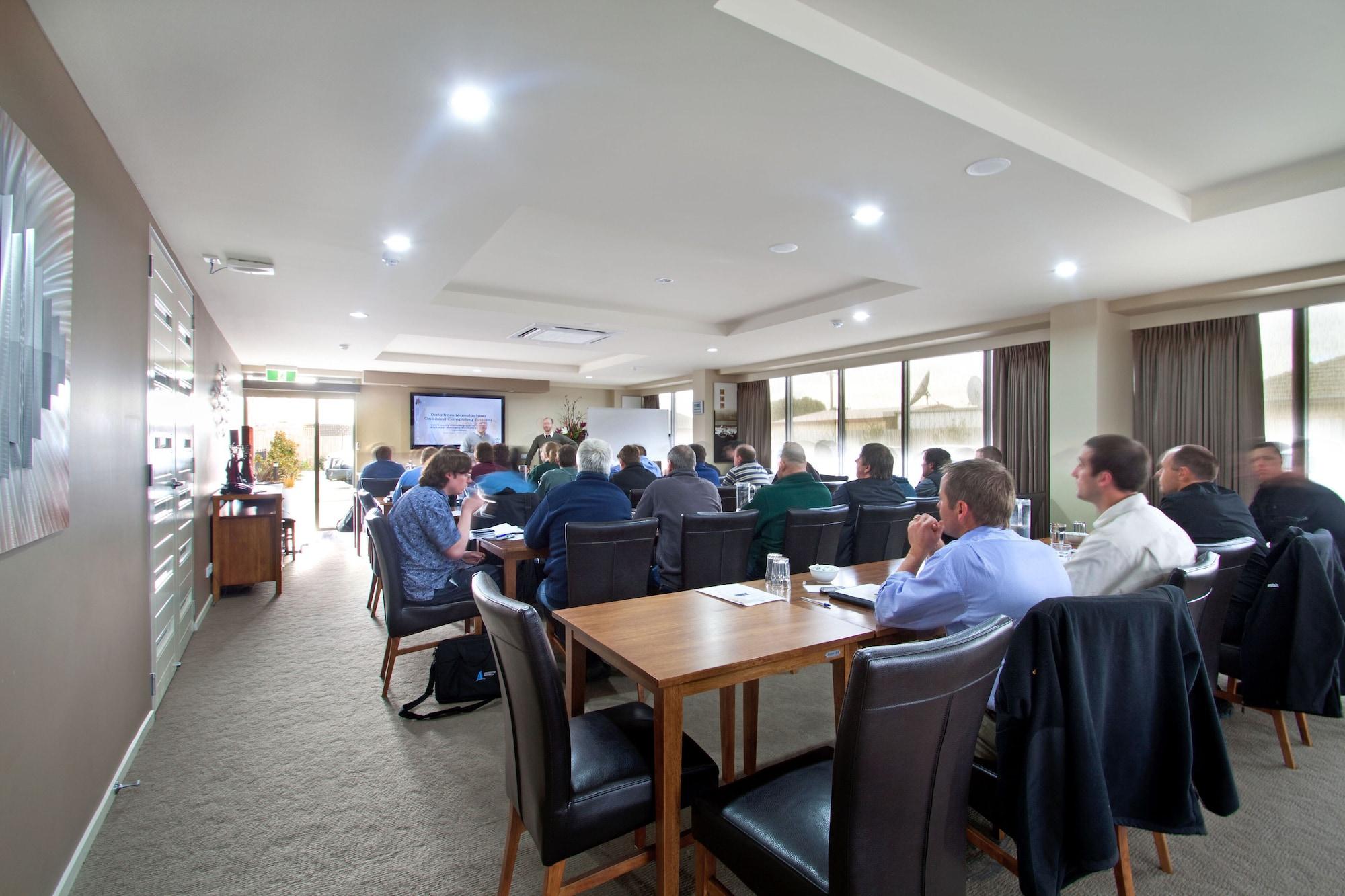 Sala de Reuniones Bridges on Argyle Motel & Apartments