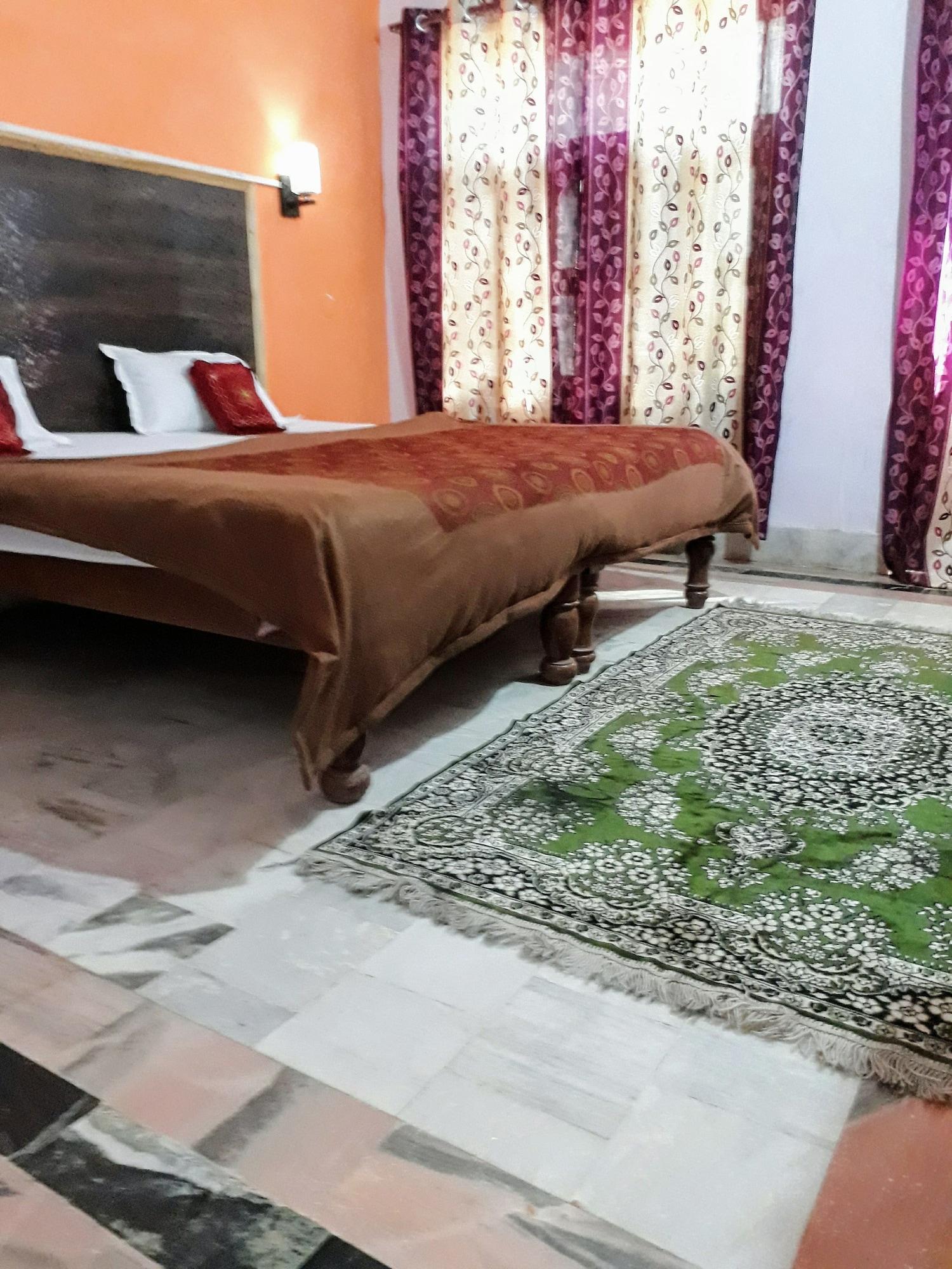 Varios Hotel Plaza Khajuraho