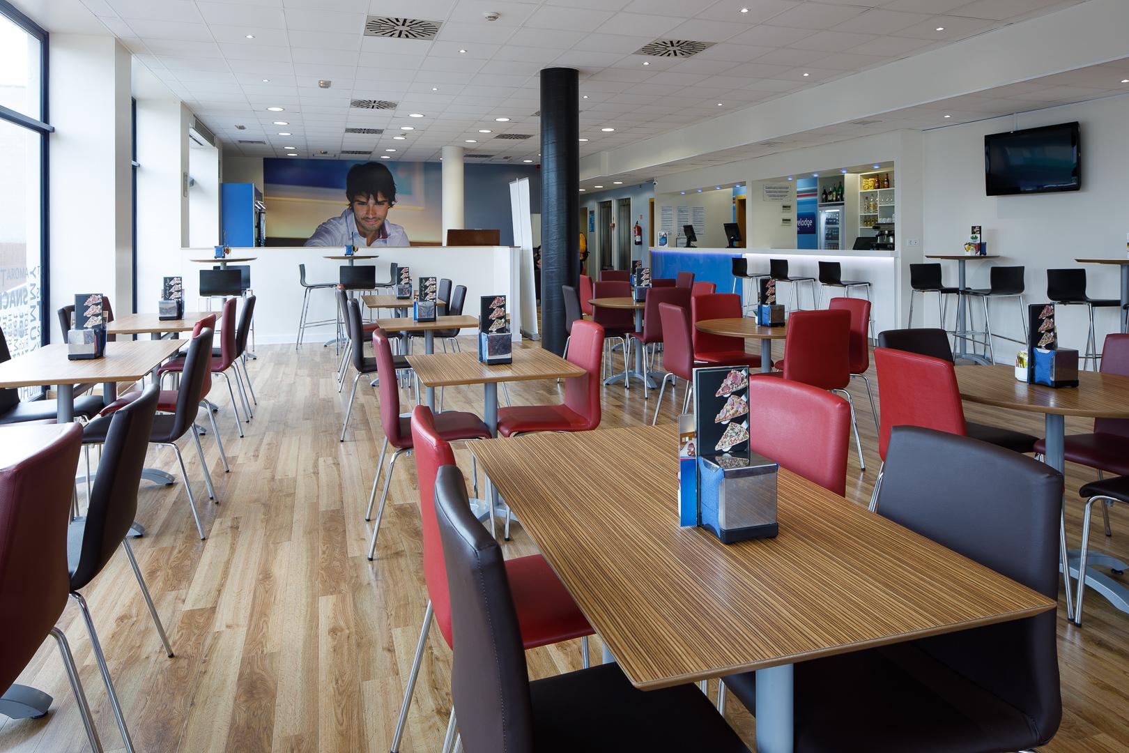 Restaurant Hotel Travelodge Barcelona Fira