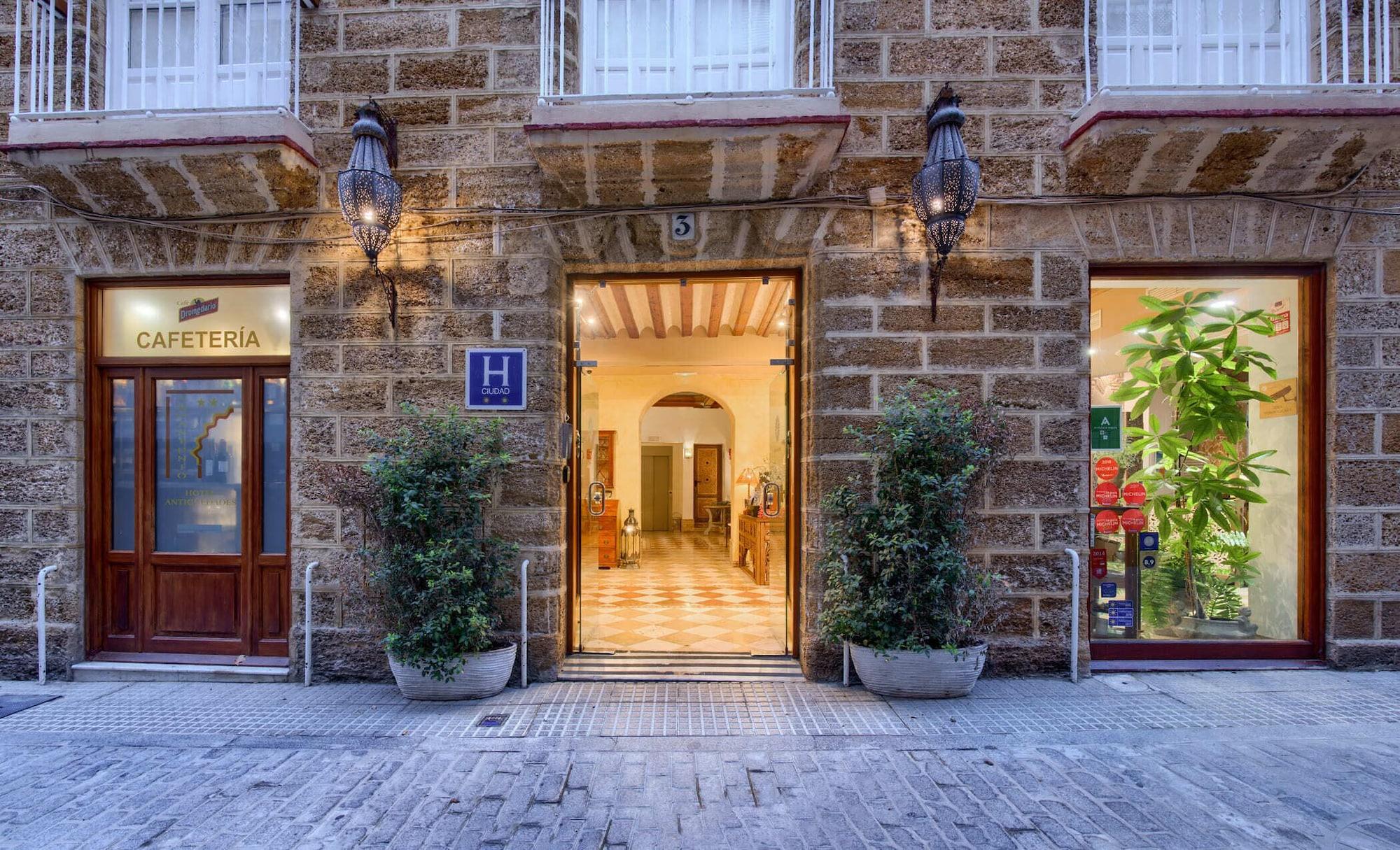 Vista Exterior Hotel Argantonio