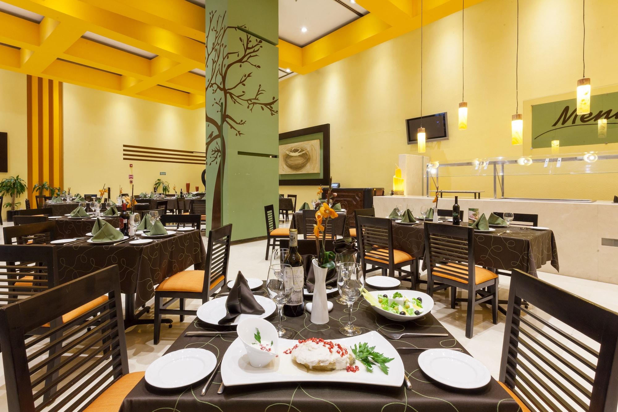 Restaurant Holiday Inn Puebla Finsa by IHG