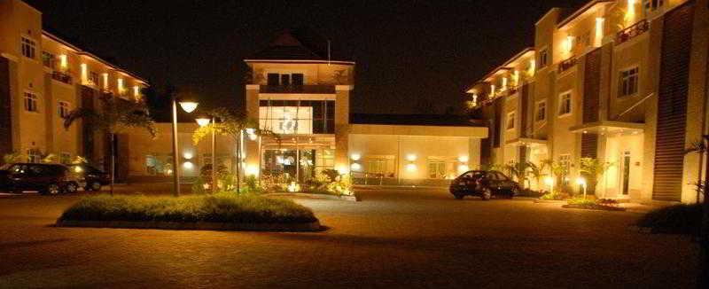 Varios Amber Residence