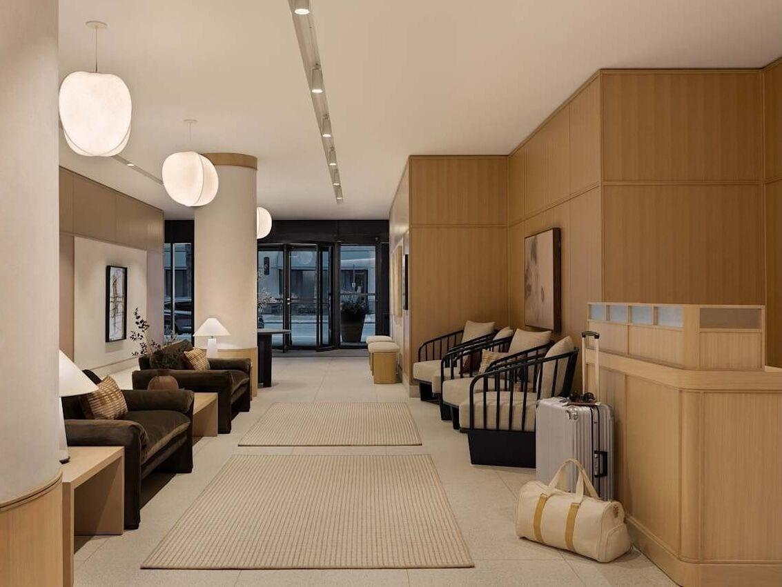 Vista Lobby Kasa Lake Shore Chicago
