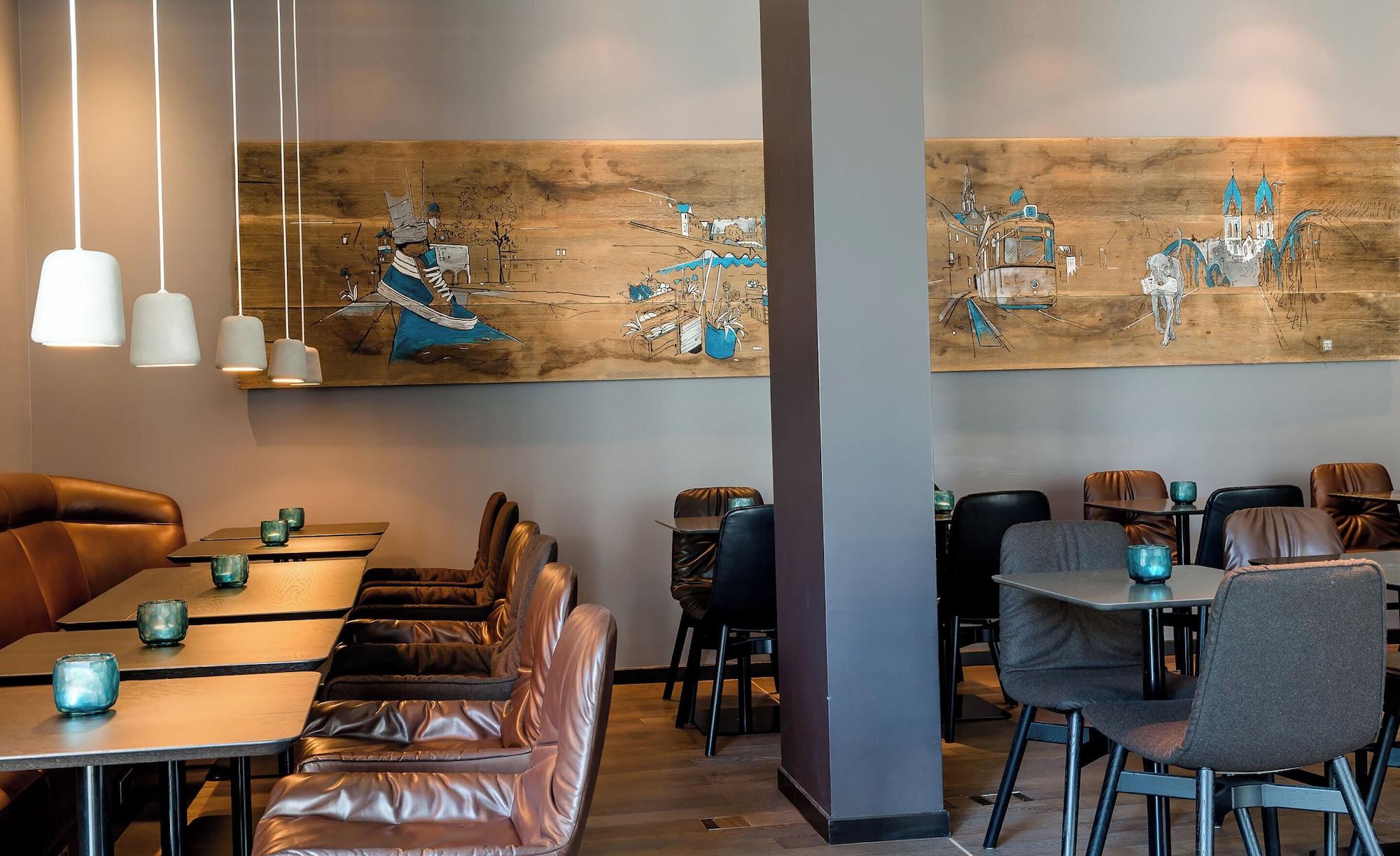 Bar/Salón Motel One Freiburg