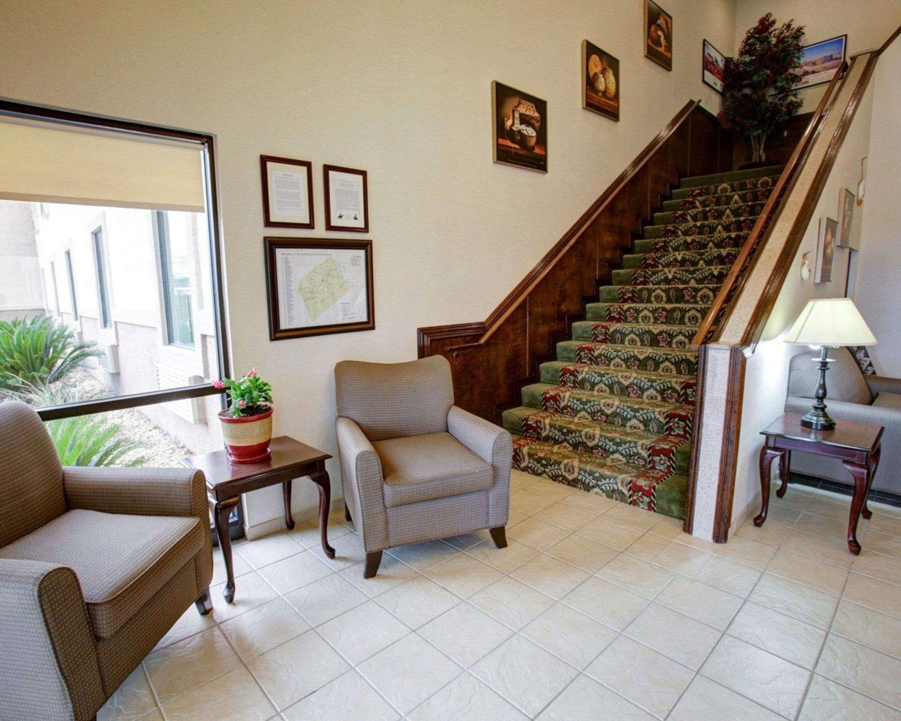 Vista Lobby Quality Inn Rockdale