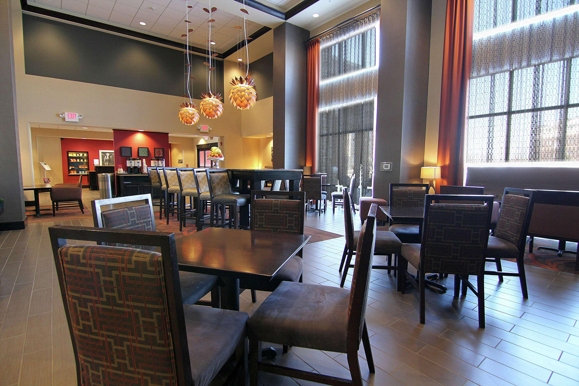 Vista Lobby Hampton Inn & Suites Grand Forks