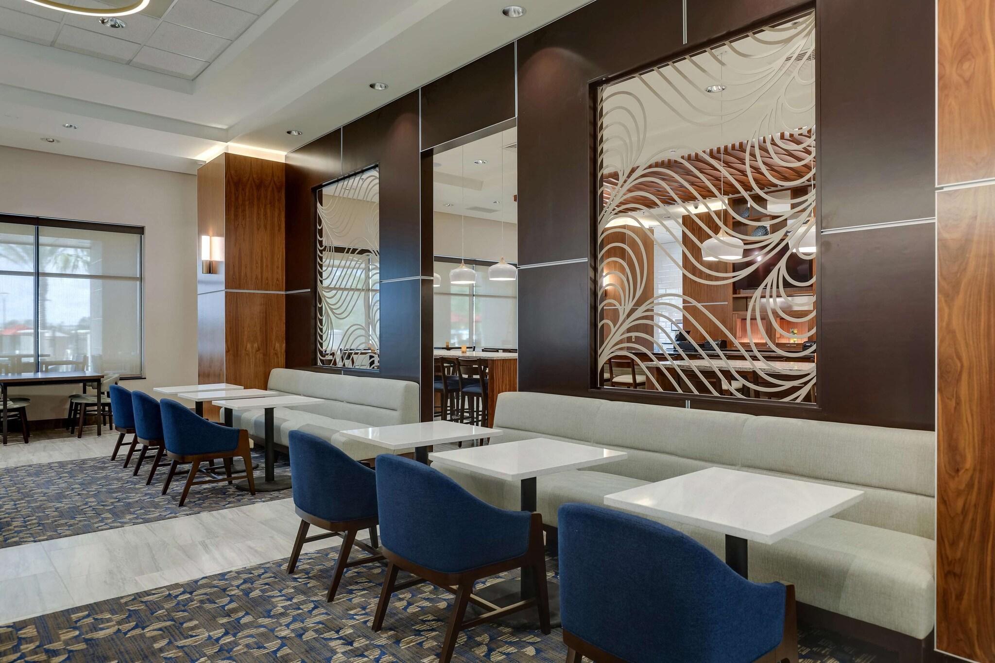 Vista Lobby Drury Plaza Hotel Orlando - Disney Springs Area
