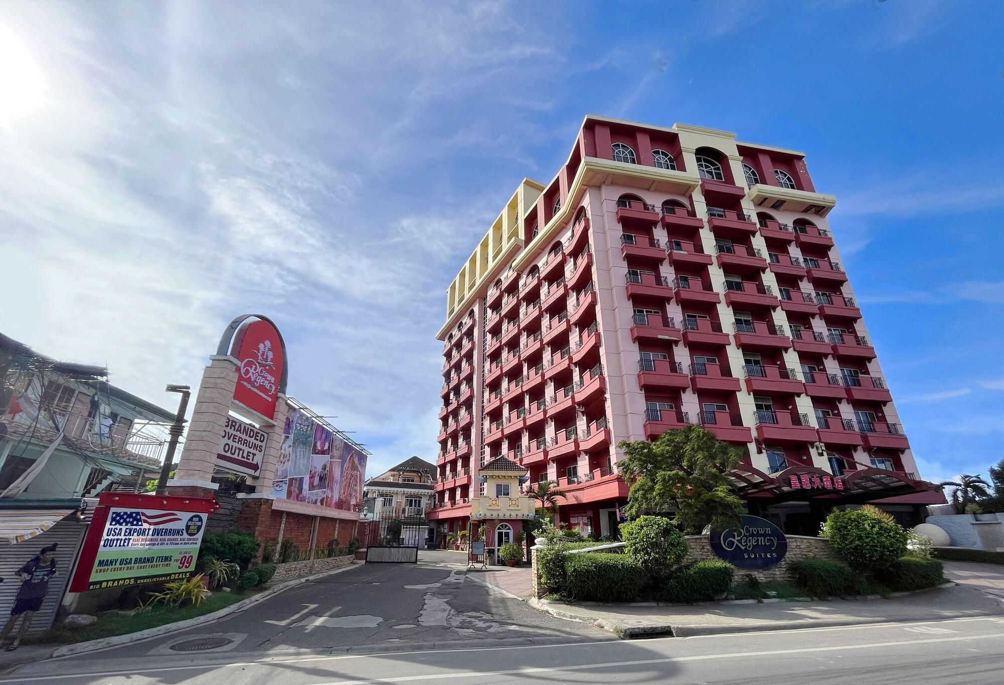 Vista Exterior Crown Regency Suites & Residences - Mactan