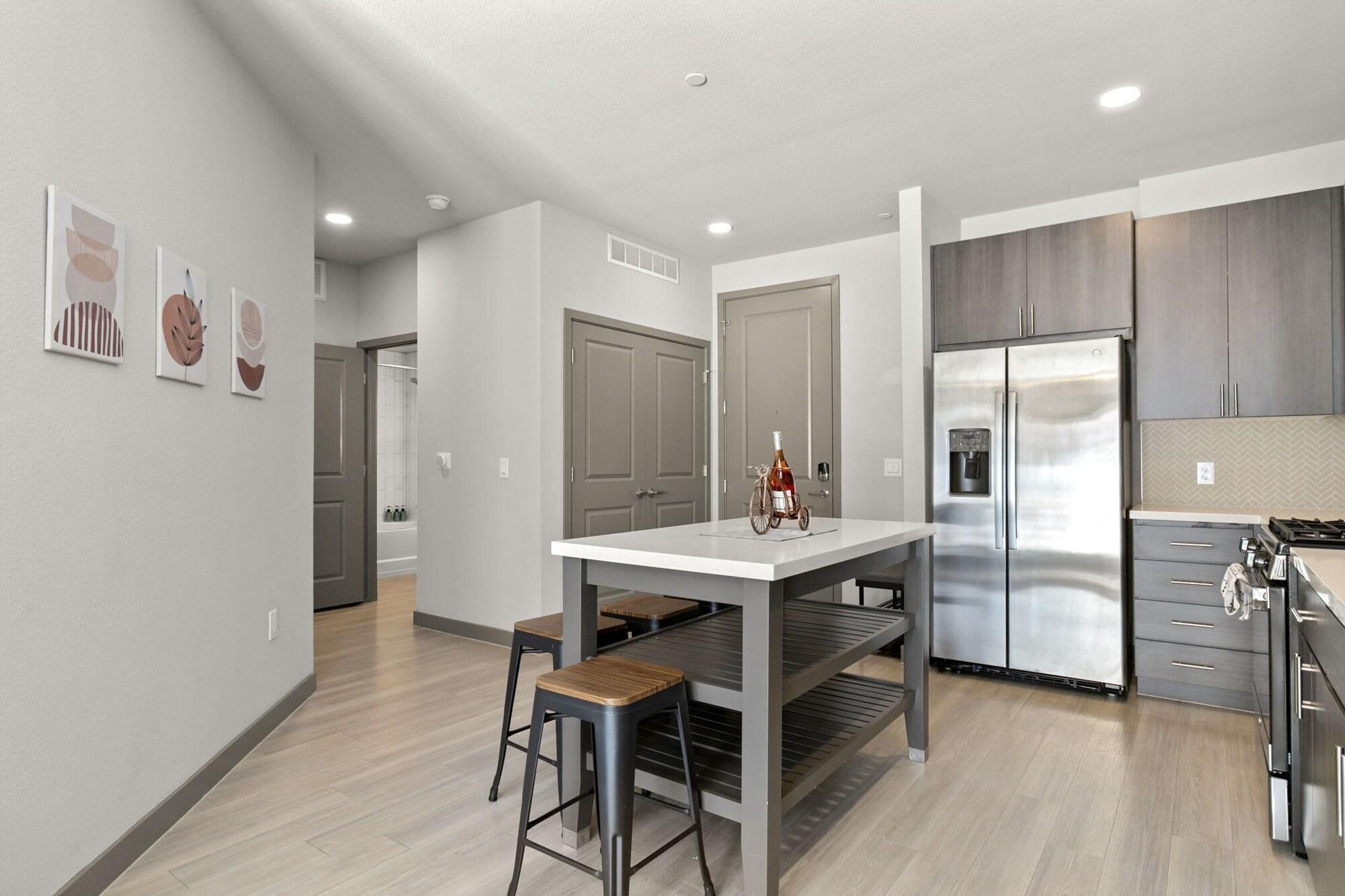 Restaurant CozySuites at Downtown Phoenix