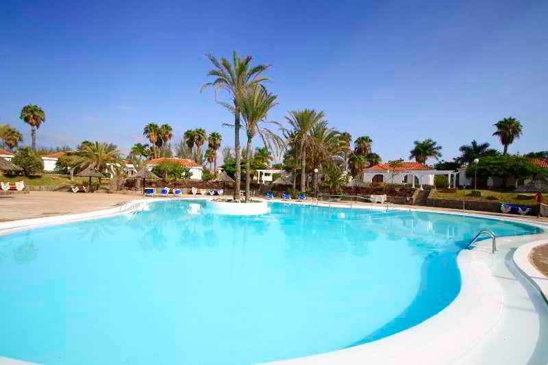 Vista Piscina Bungalows Parque Golf