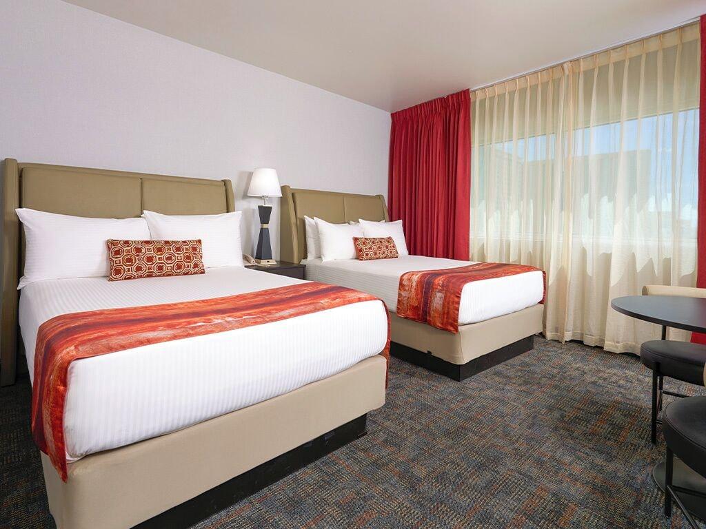 Guest room Four Queens Hotel and Casino