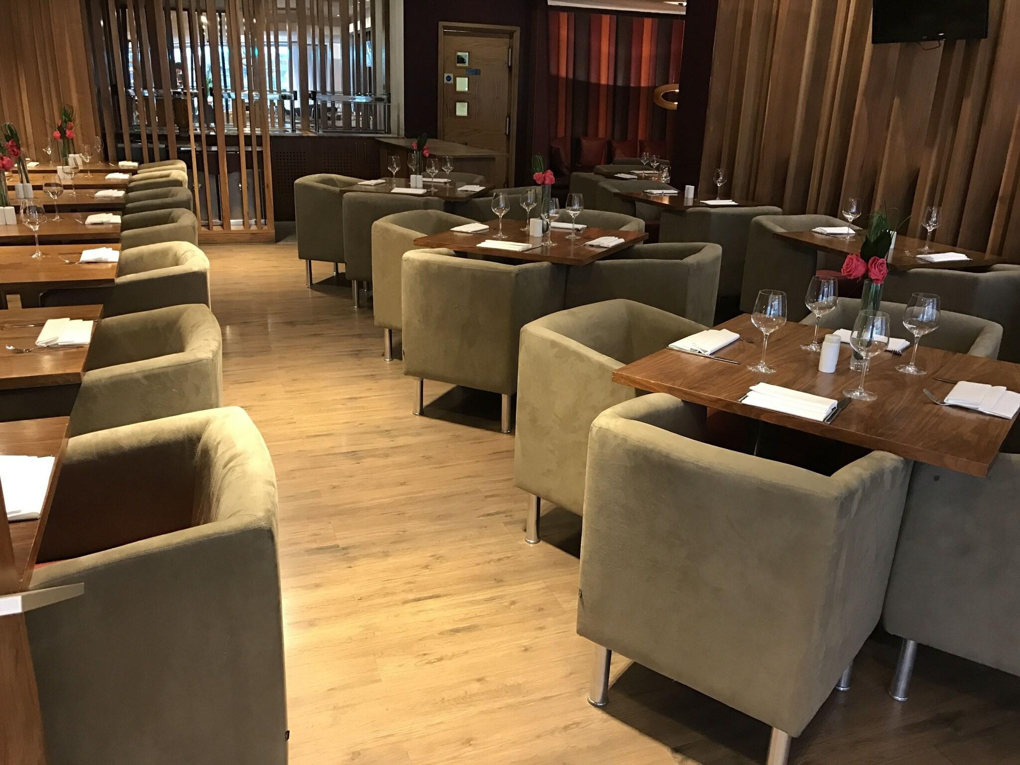 Restaurant The Continental Hotel Heathrow