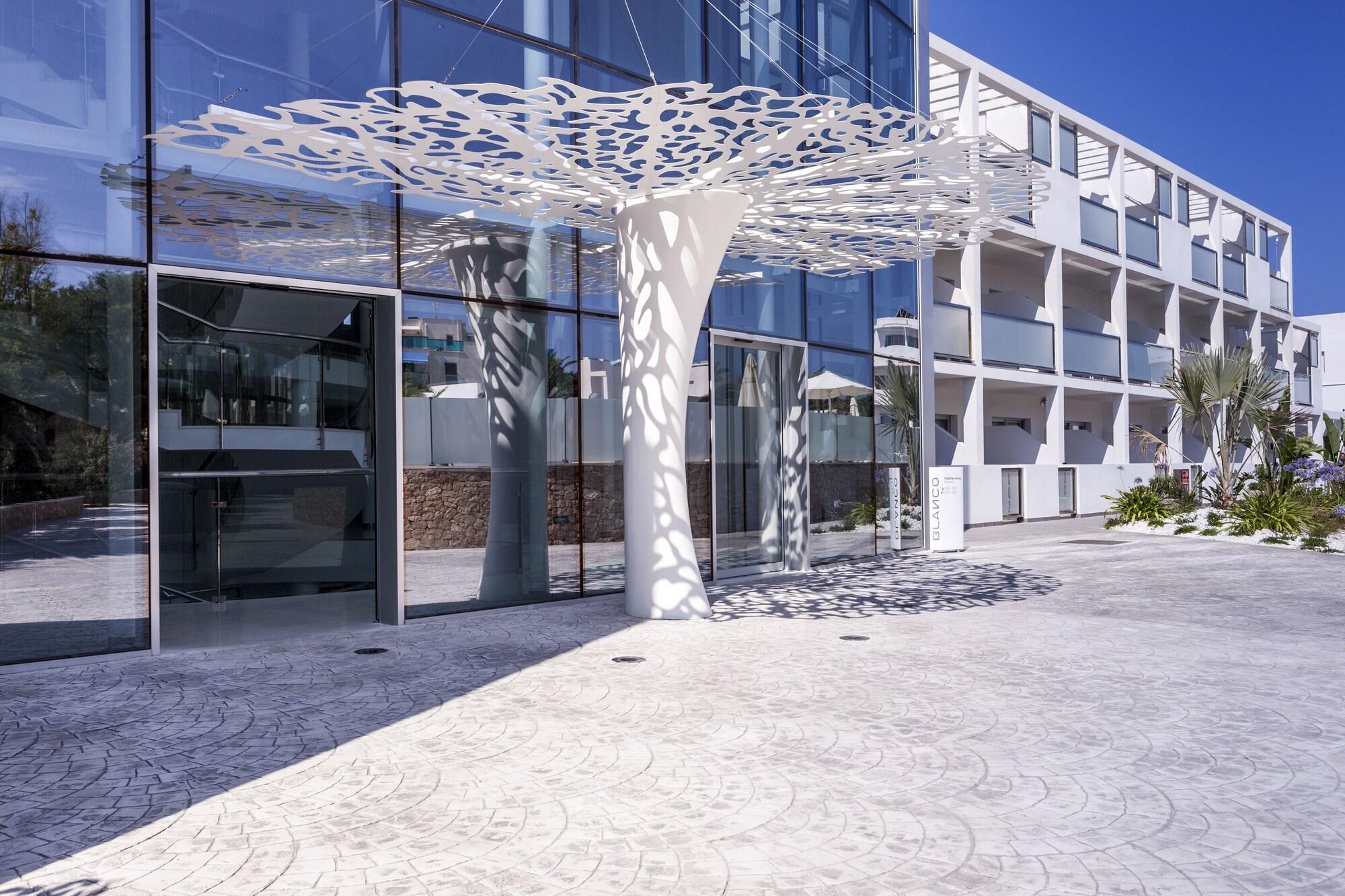 Vista Exterior Blanco Hotel Formentera