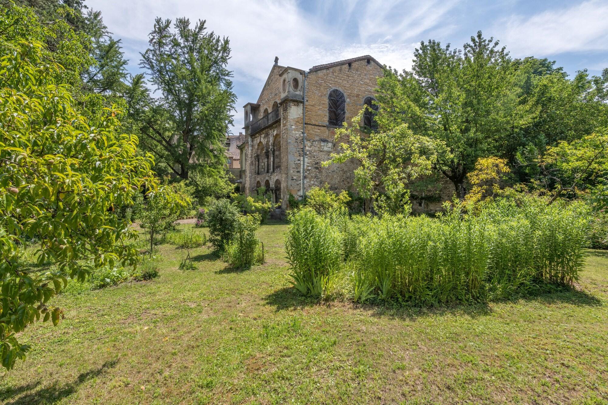 Vista Exterior Les Suites de l'Île Barbe